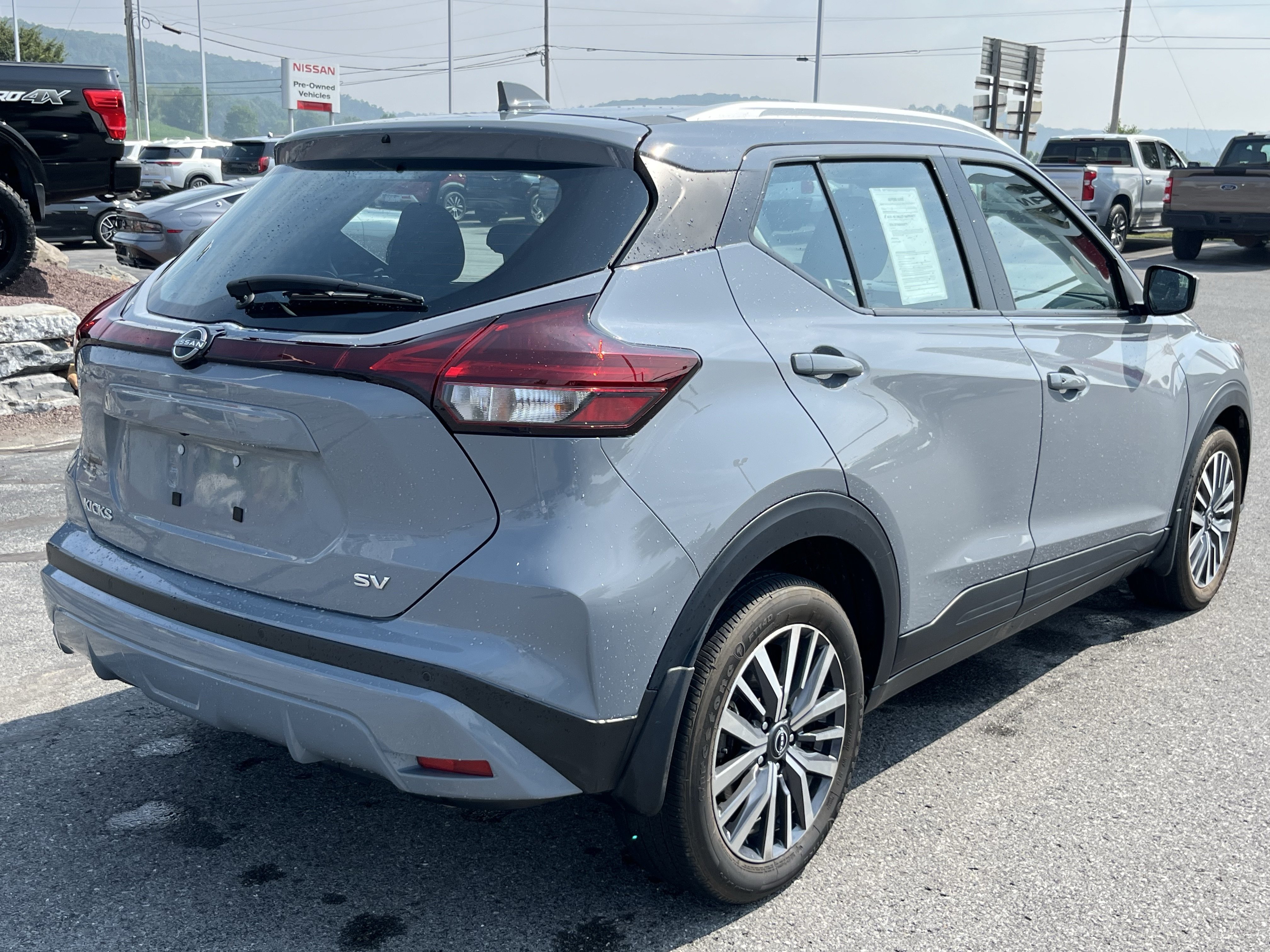 Used 2024 Nissan Kicks SV FWD image 6