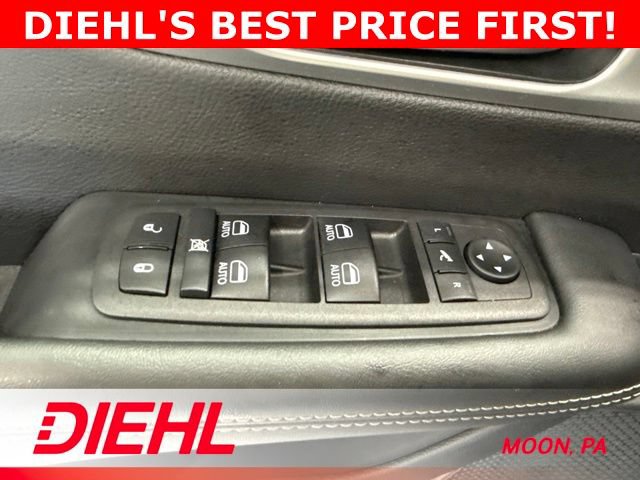 Used 2025 Chrysler Pacifica Limited FWD image 27
