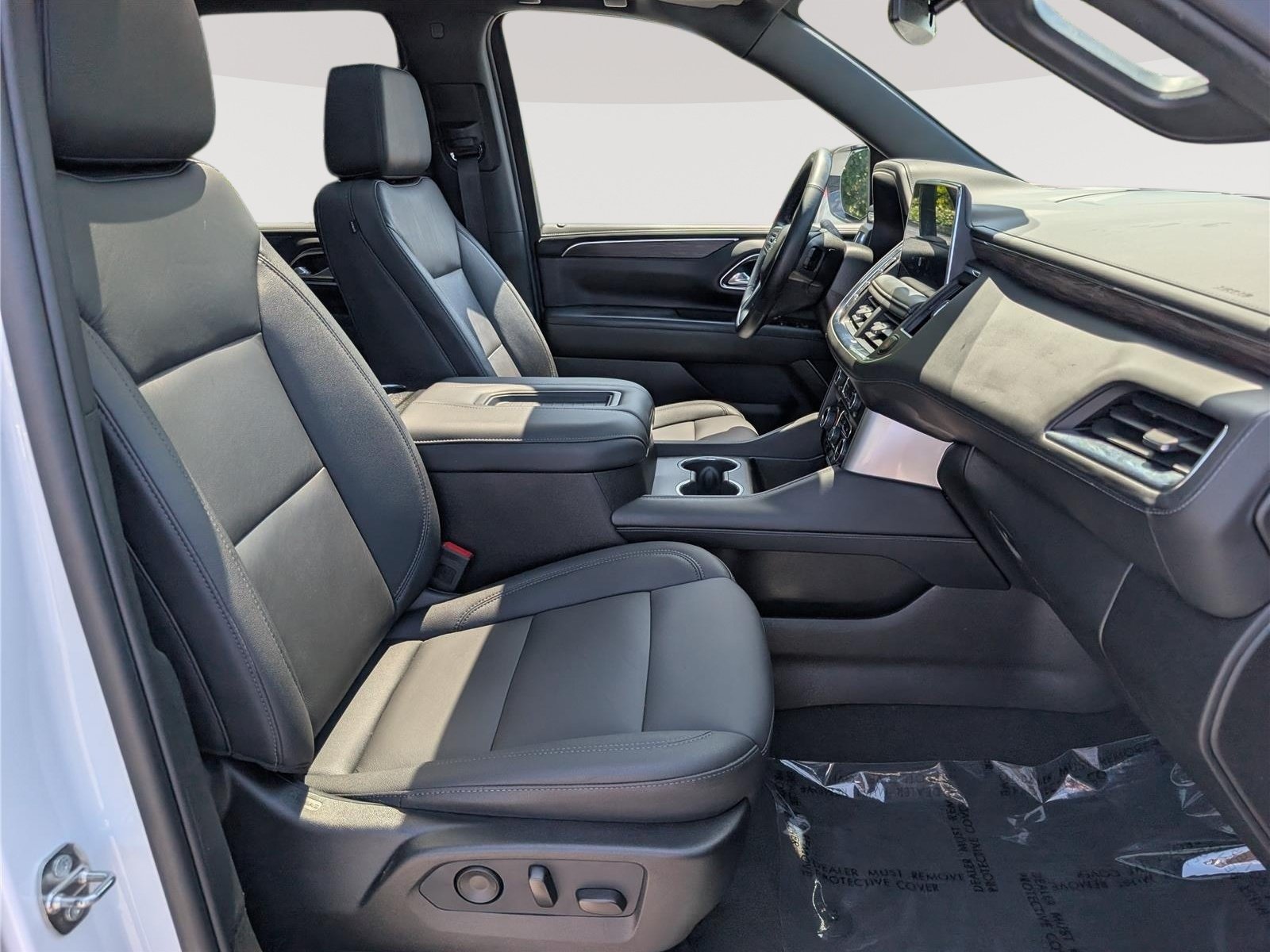 Used 2023 Chevrolet Suburban Z71 w/ Luxury Package AWD/4WD image 12