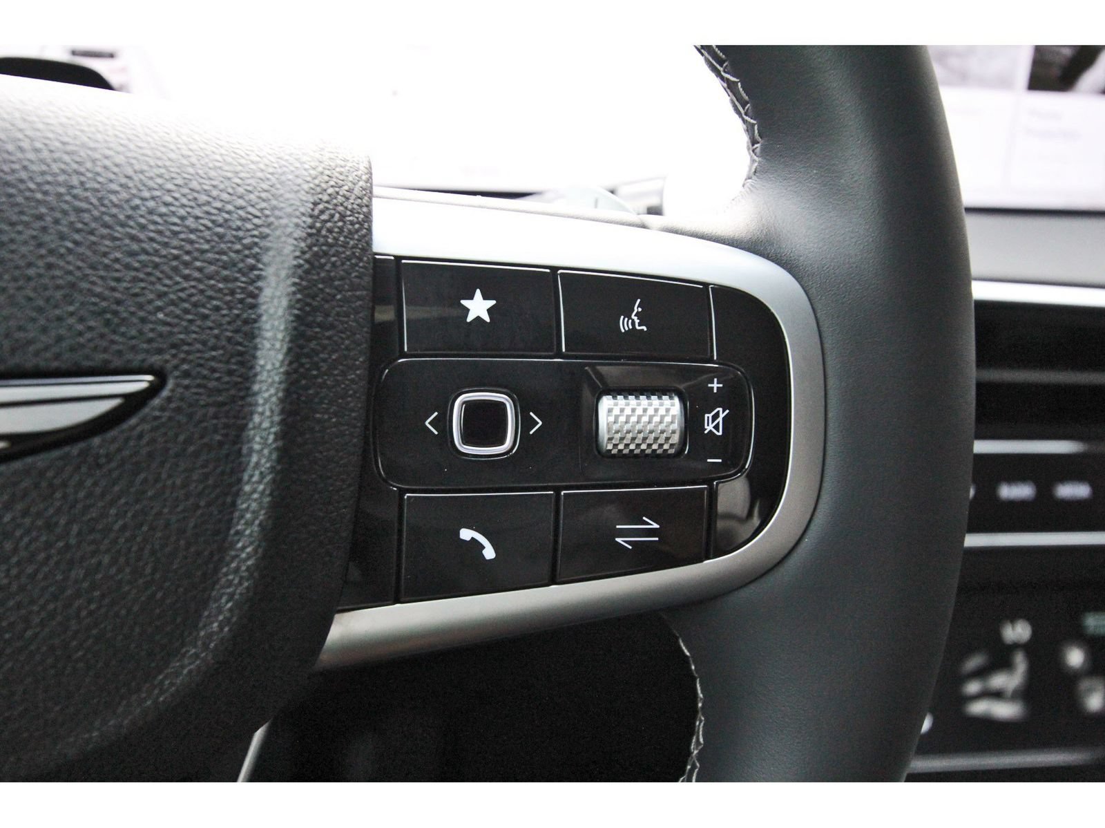 Used 2026 Genesis GV70 2.5T AWD/4WD image 18