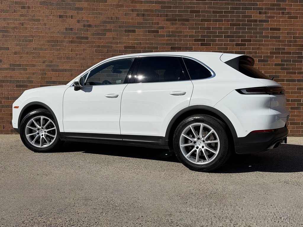 Certified 2025 Porsche Cayenne image 3