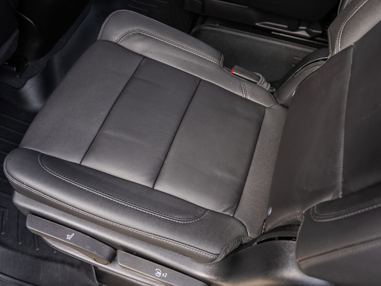 Used 2023 Chevrolet Tahoe Z71 w/ Luxury Package image 31