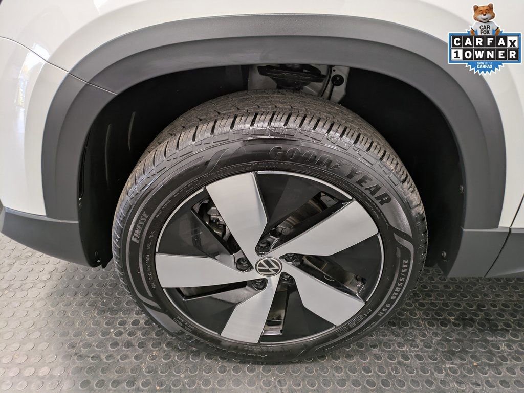 Used 2025 Volkswagen Taos S image 8