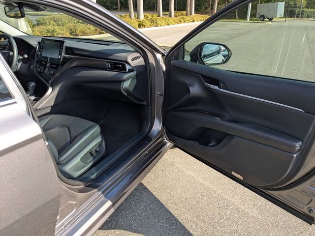 Used 2022 Toyota Camry XSE image 37