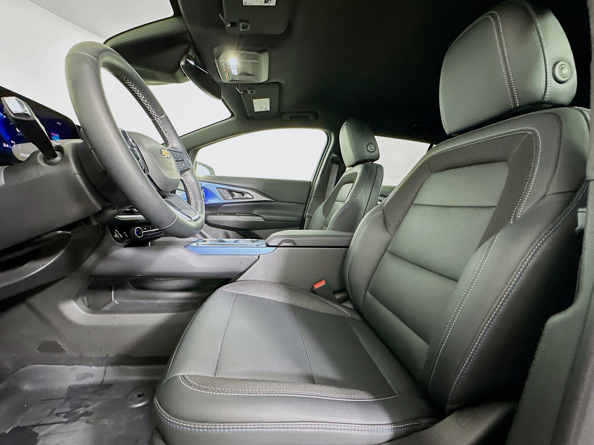 Used 2024 Chevrolet Equinox EV LT image 13