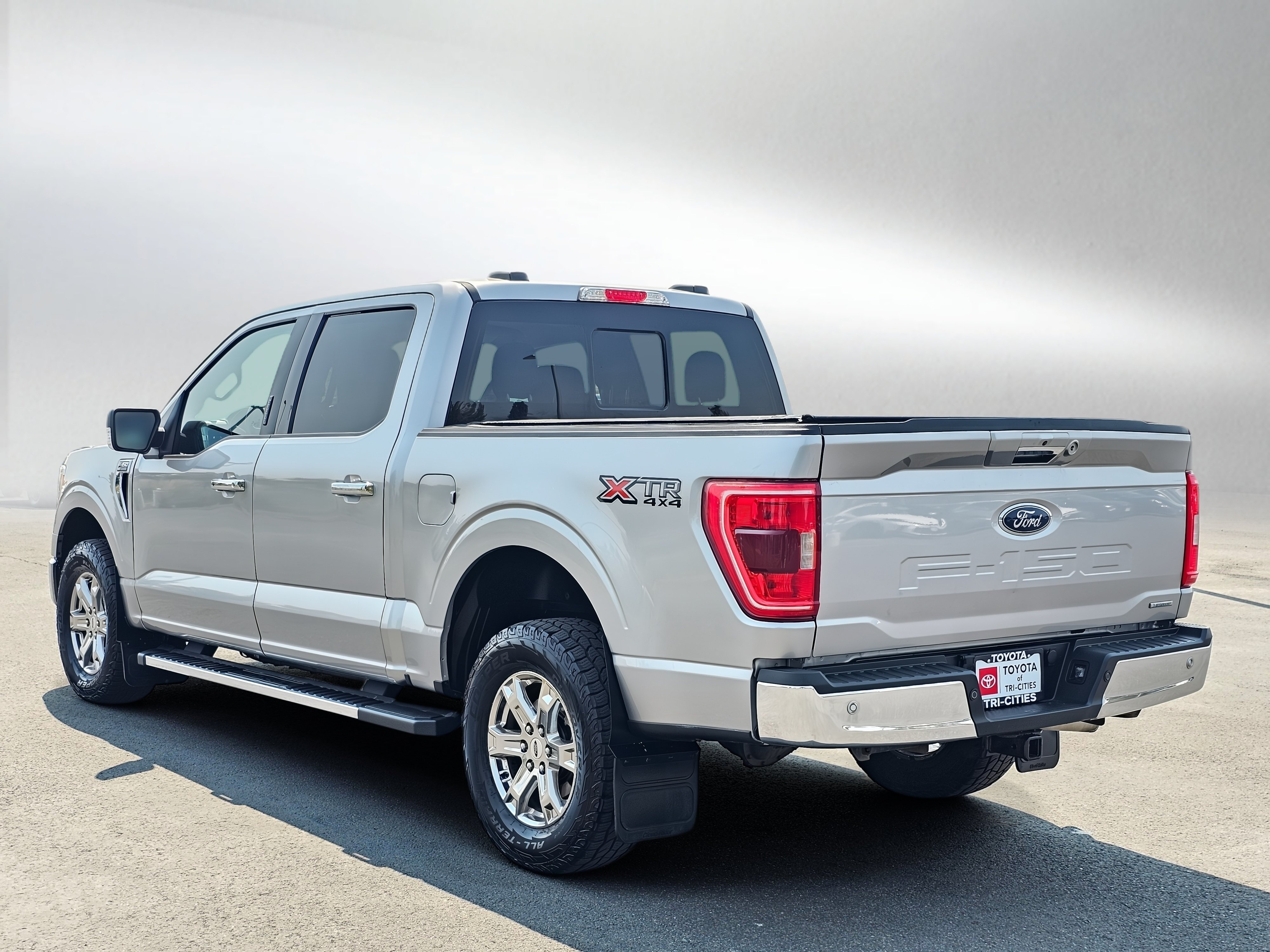 Used 2021 Ford F150 XLT w/ Equipment Group 302A High AWD/4WD image 3