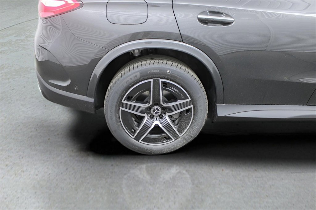 Used 2025 Mercedes-Benz GLC 300 image 35