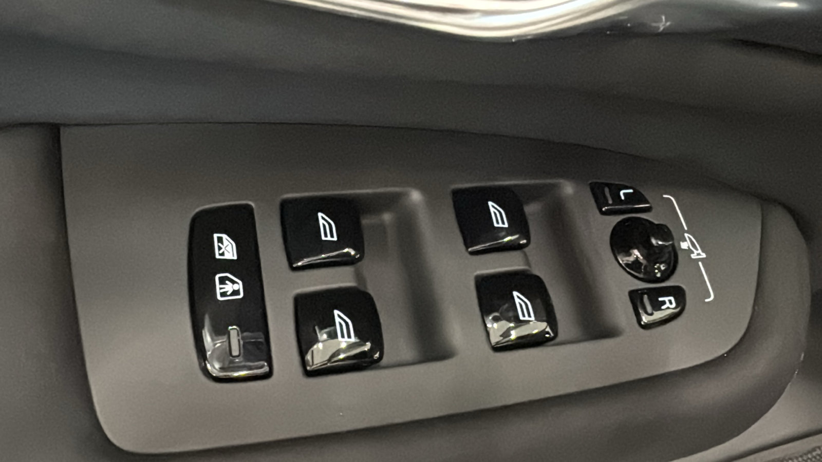 New 2027 Volvo XC90 B6 Ultra AWD/4WD image 22