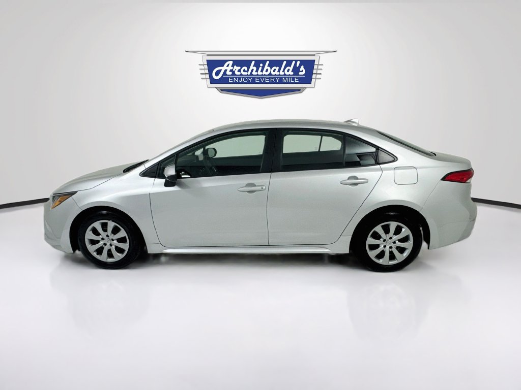Used 2025 Toyota Corolla LE FWD image 5