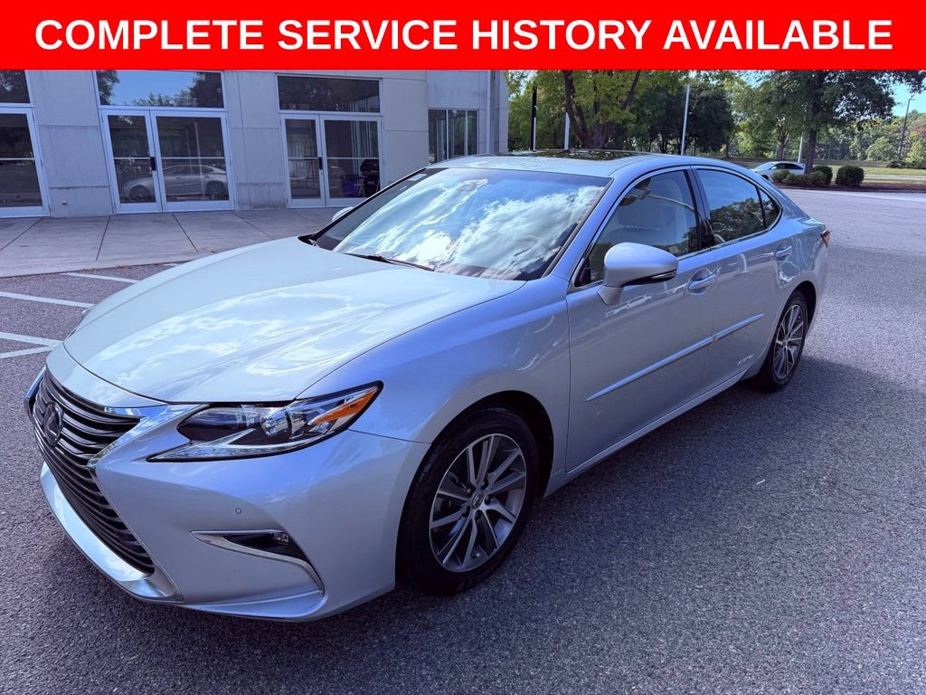 Used 2018 Lexus ES 300h w/ Luxury Package FWD image 3