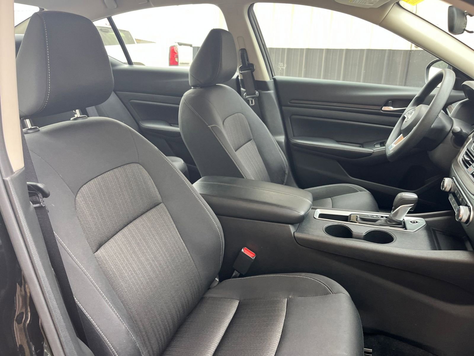 Used 2025 Nissan Altima 2.5 SV image 35