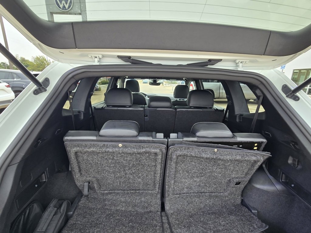 Used 2023 Volkswagen Tiguan SE R-Line image 19
