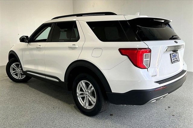 Used 2021 Ford Explorer XLT w/ Equipment Group 202A image 4