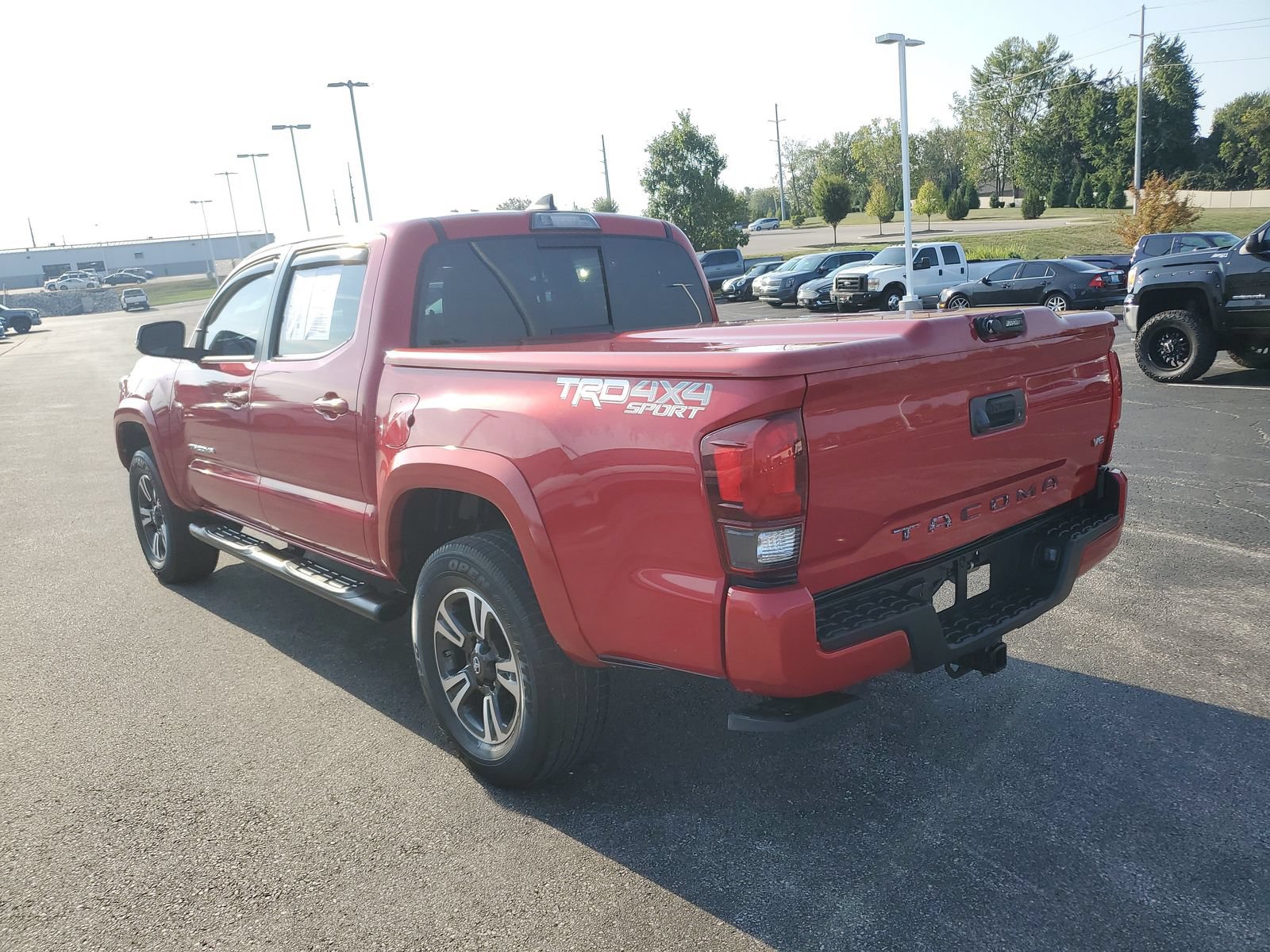 Certified 2018 Toyota Tacoma TRD Sport AWD/4WD image 3