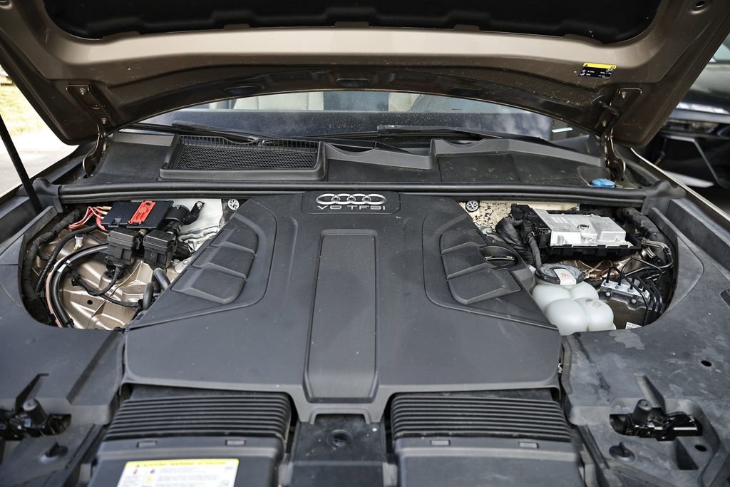 Used 2018 Audi Q7 3.0T Prestige image 32