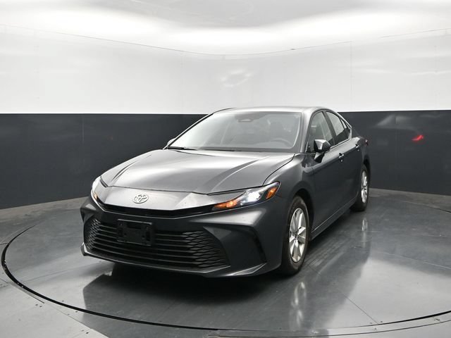 Used 2025 Toyota Camry LE FWD image 4