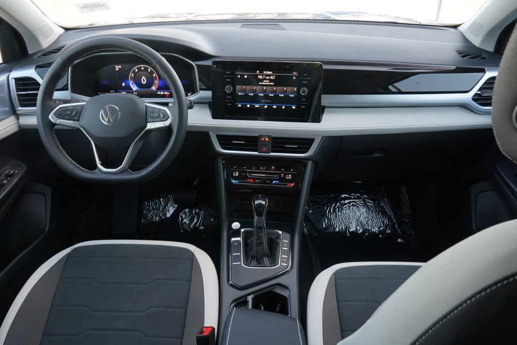 New 2026 Volkswagen Taos SE FWD image 8