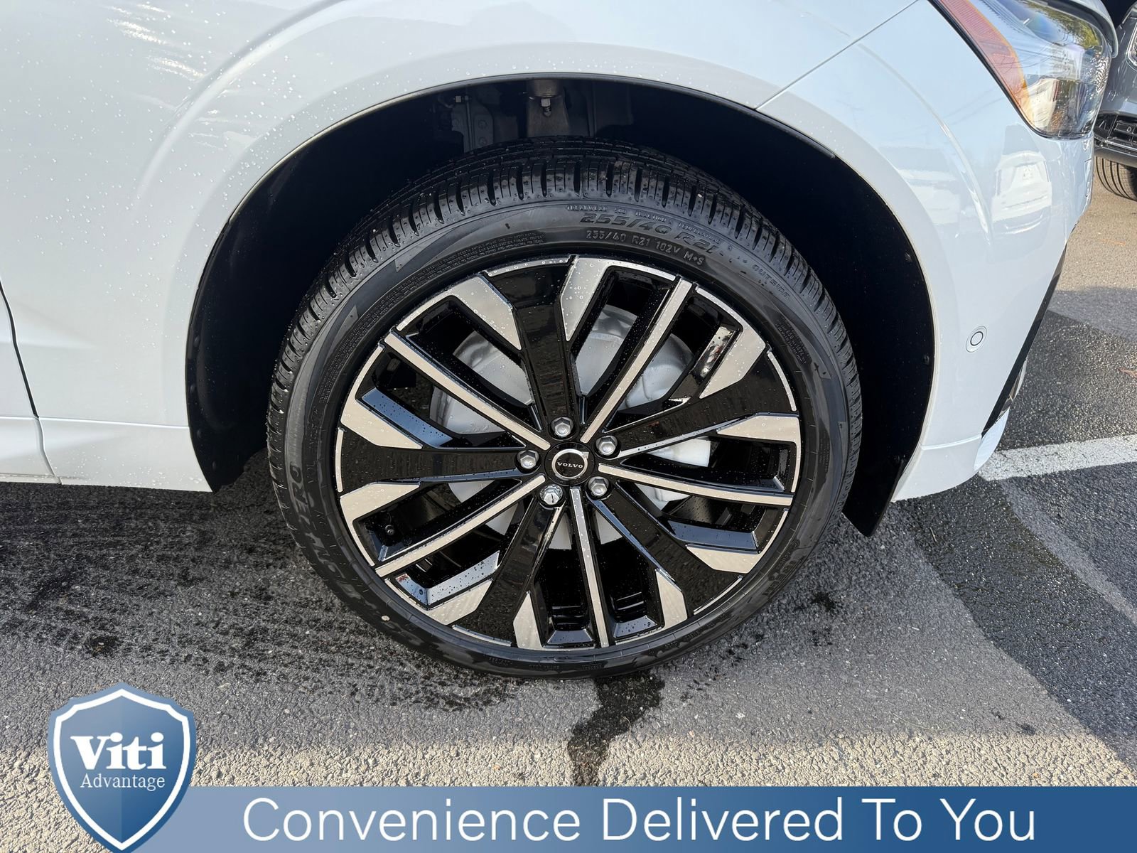 New 2026 Volvo XC60 B5 Ultra w/ Protection Package Premier AWD/4WD image 9