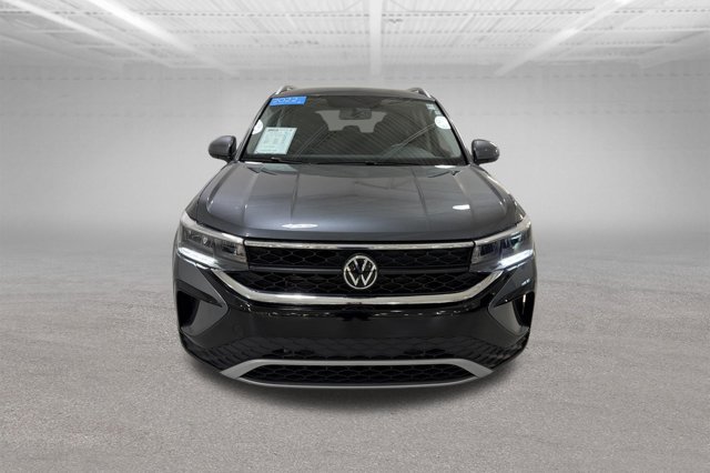 Certified 2022 Volkswagen Taos SE AWD/4WD image 2