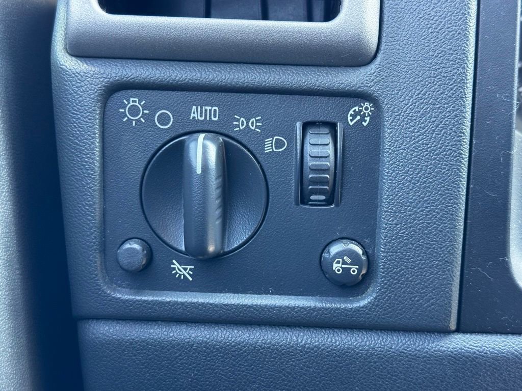 Used 2005 Chevrolet Colorado LS image 23