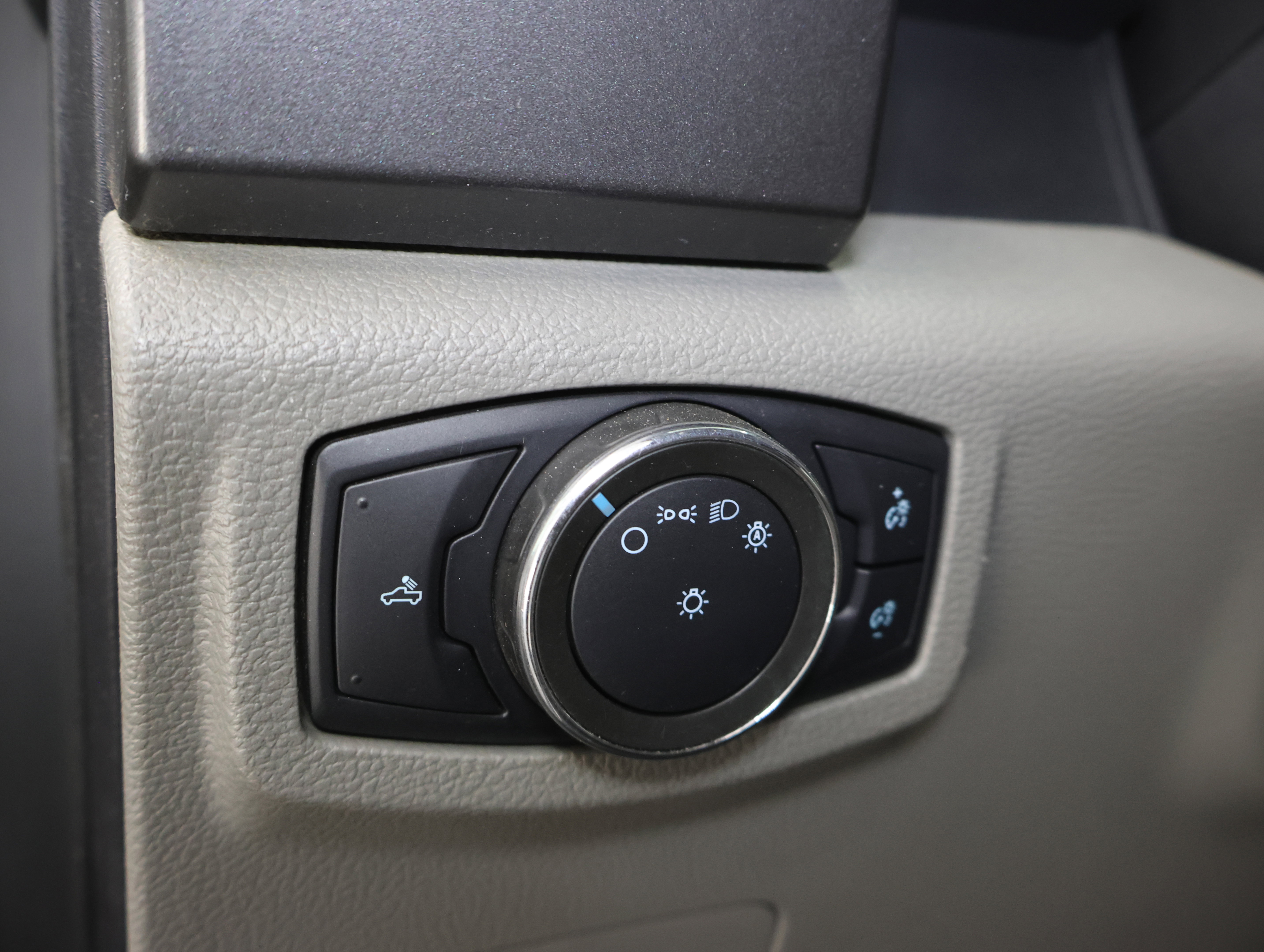 Used 2018 Ford F250 XLT image 40