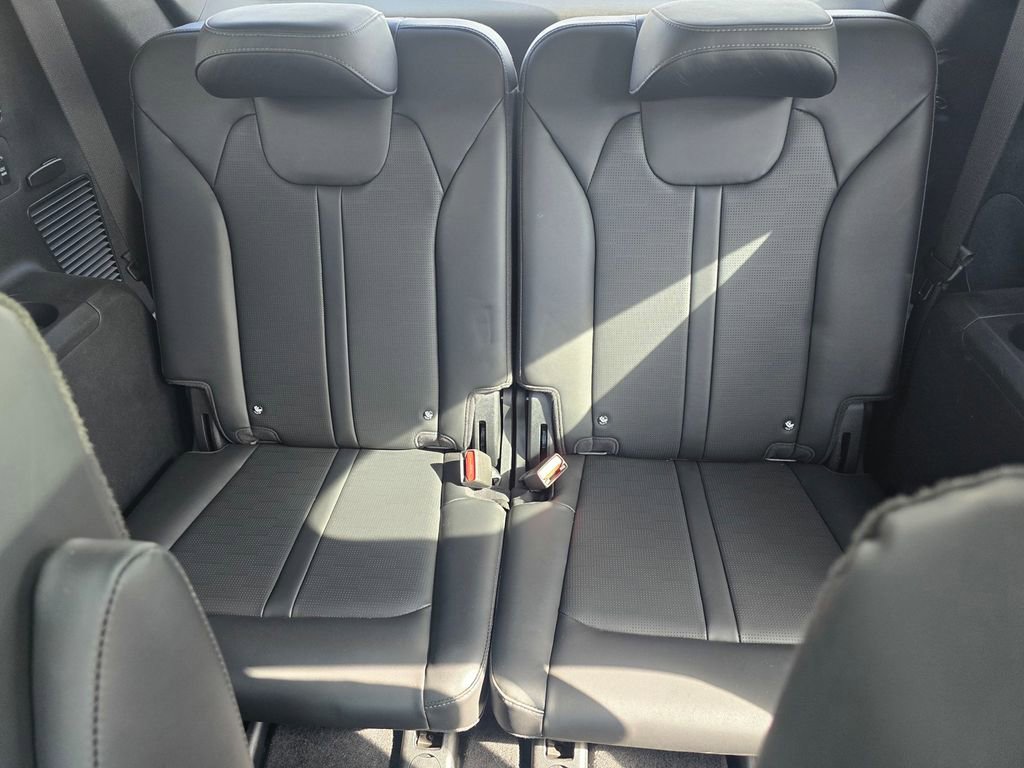 Used 2024 Kia Sorento SX image 10