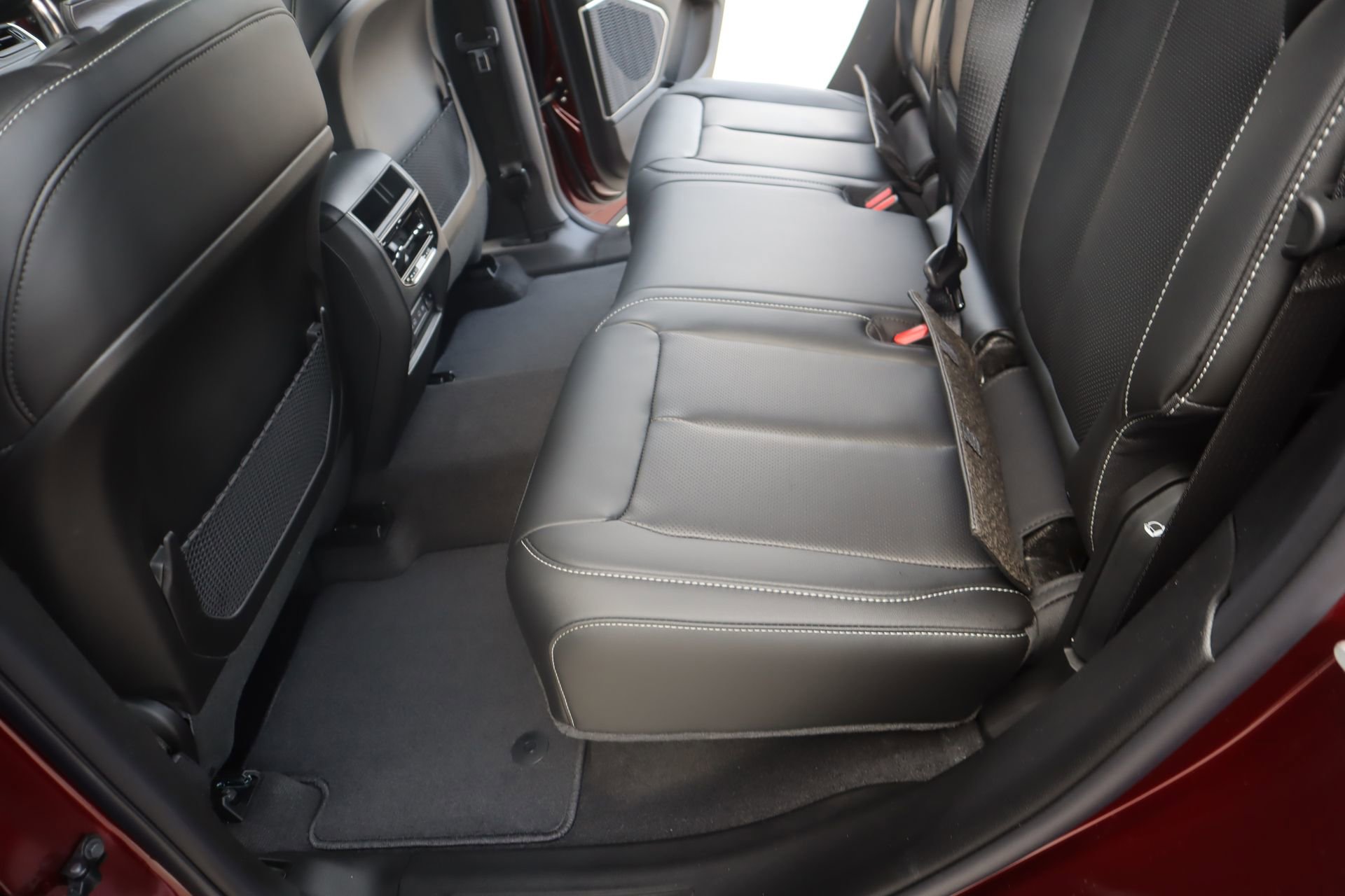 New 2026 Jeep Grand Cherokee Limited AWD/4WD image 13