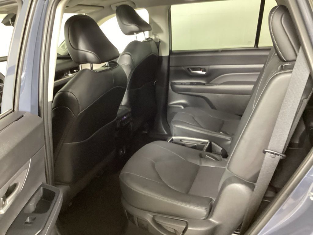 Used 2024 Toyota Grand Highlander AWD image 35