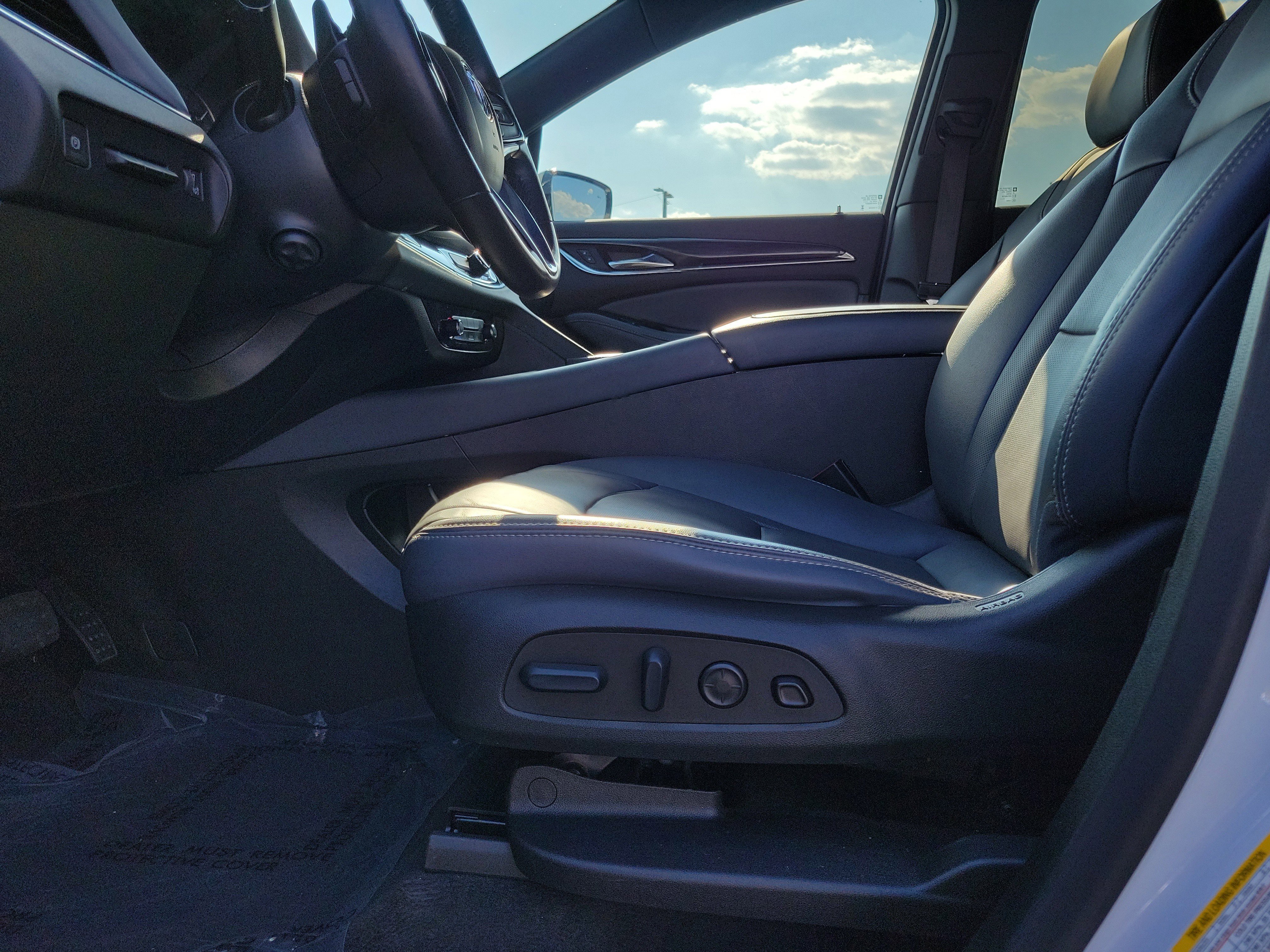 Used 2024 Buick Enclave Premium image 16