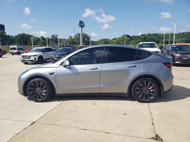 Used 2024 Tesla Model Y Performance AWD/4WD image 9