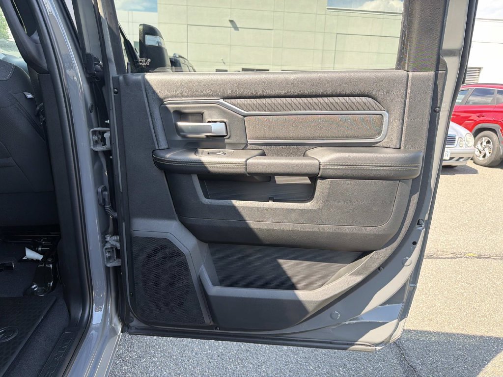 New 2026 RAM 3500 Big Horn AWD/4WD image 22