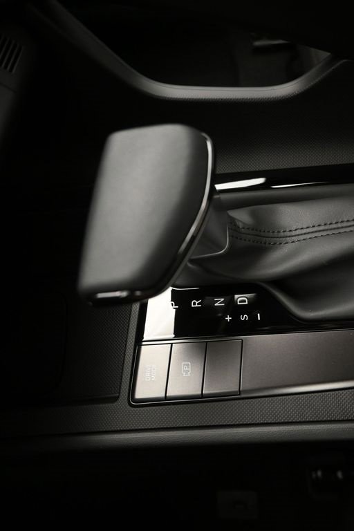 Used 2025 Hyundai Elantra Sport image 17