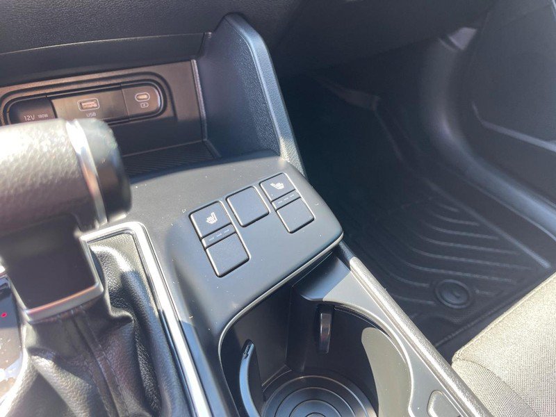 Used 2024 Kia Sportage LX AWD/4WD image 16