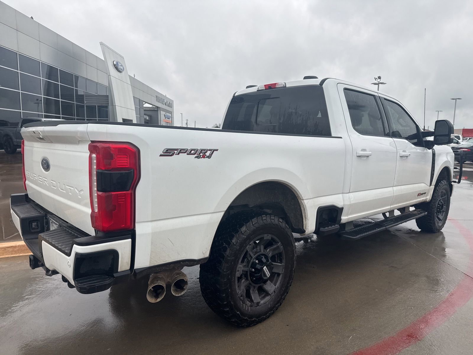 Used 2024 Ford F250 Lariat w/ Lariat Ultimate Package AWD/4WD image 3