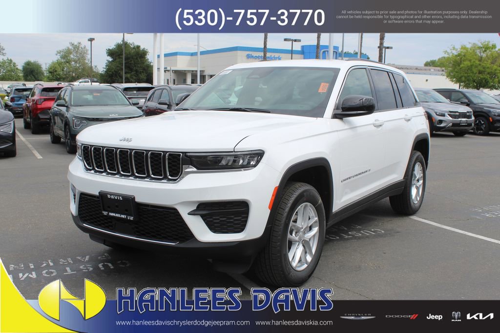 New 2026 Jeep Grand Cherokee Laredo image 3