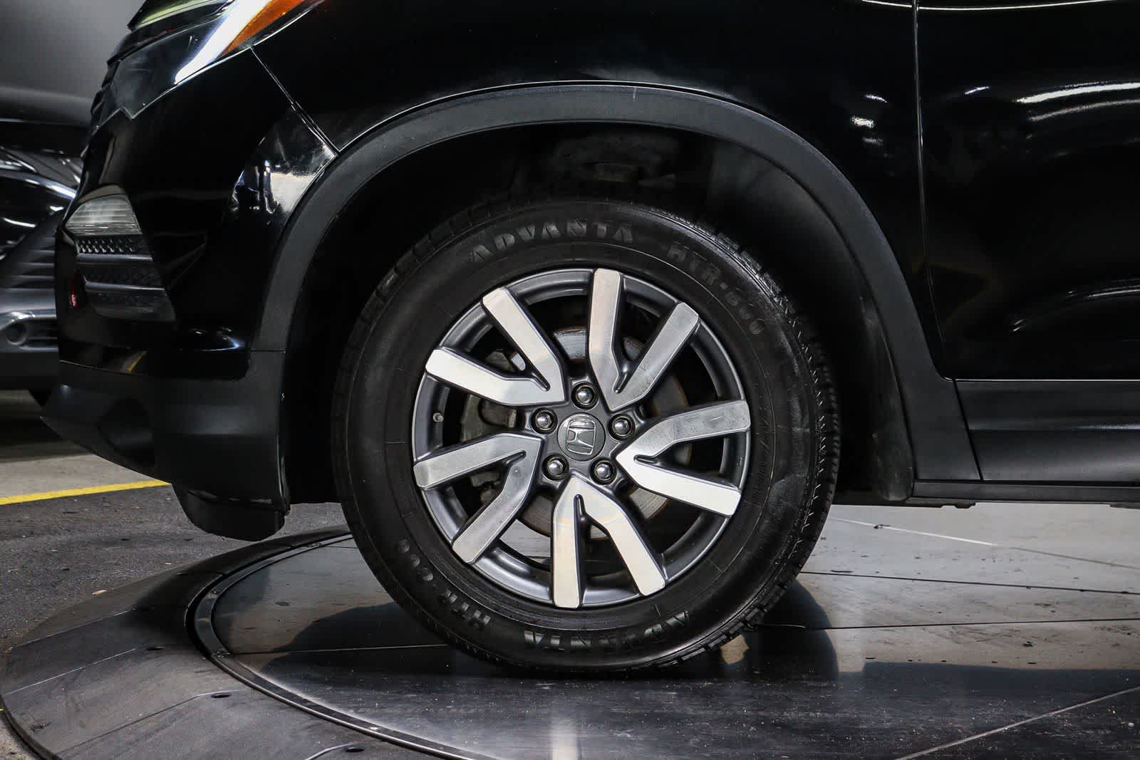 Used 2018 Honda Pilot EX image 9