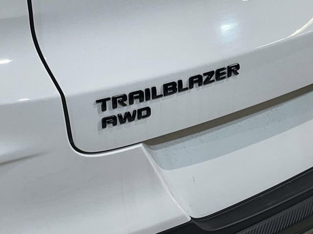 Used 2023 Chevrolet TrailBlazer RS w/ Sun and Liftgate Package AWD/4WD image 11