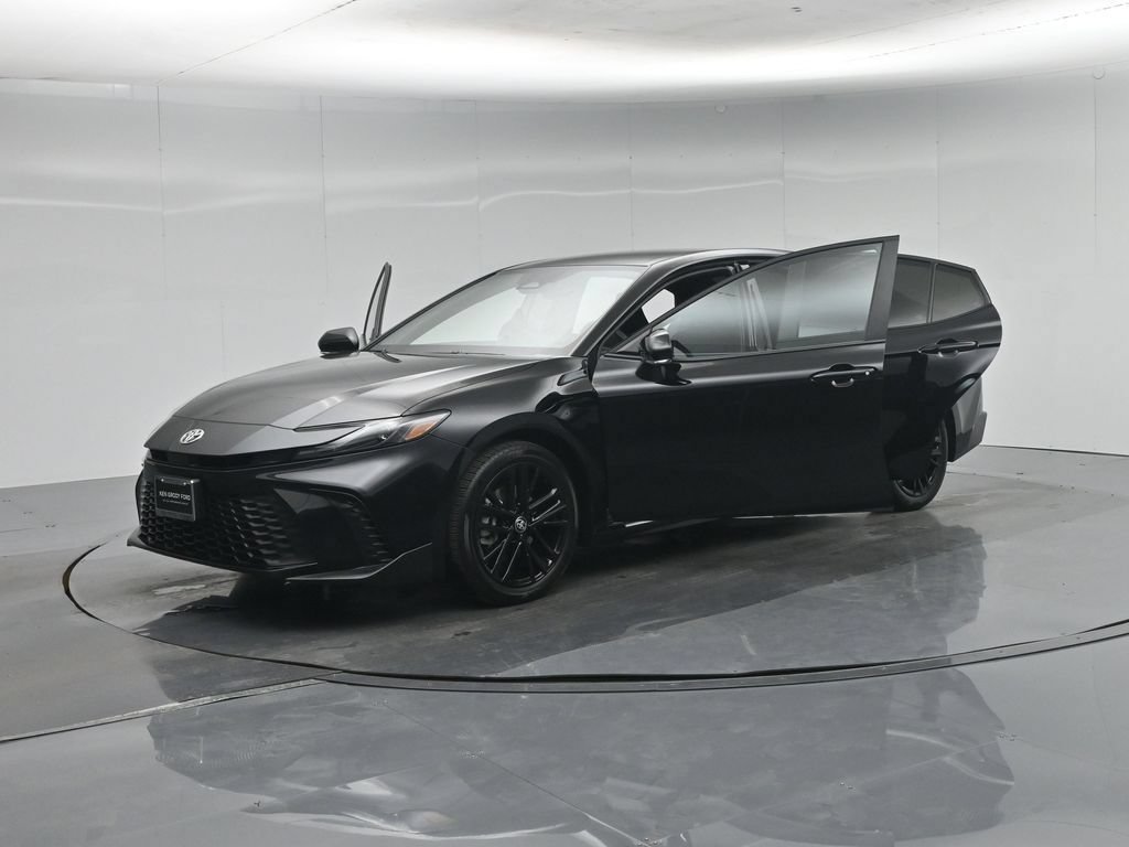 Used 2026 Toyota Camry SE FWD image 31