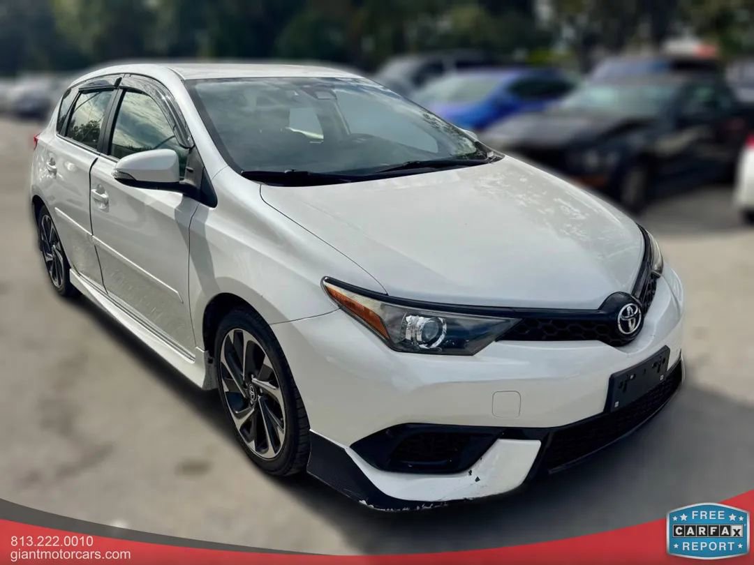 Used 2018 Toyota Corolla iM image 3