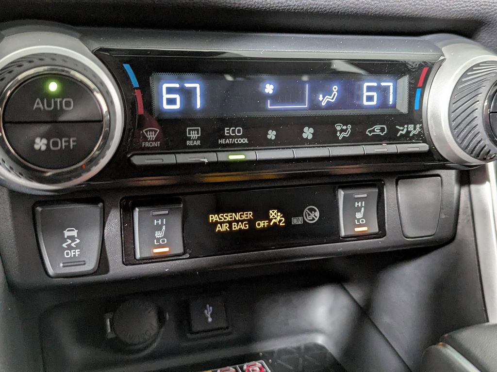 Used 2022 Toyota RAV4 XSE w/ Weather Package image 25