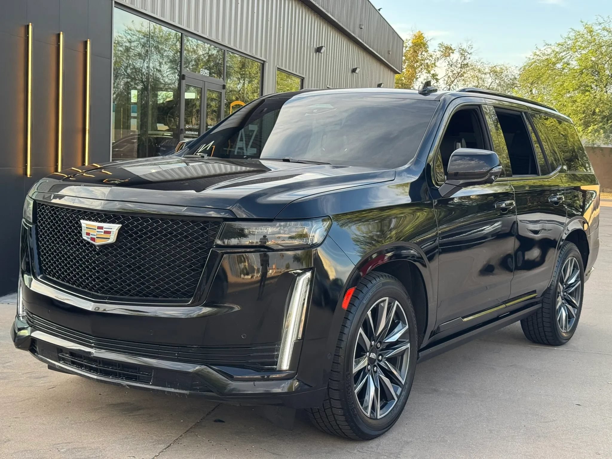 Used 2021 Cadillac Escalade Sport Platinum AWD/4WD image 2