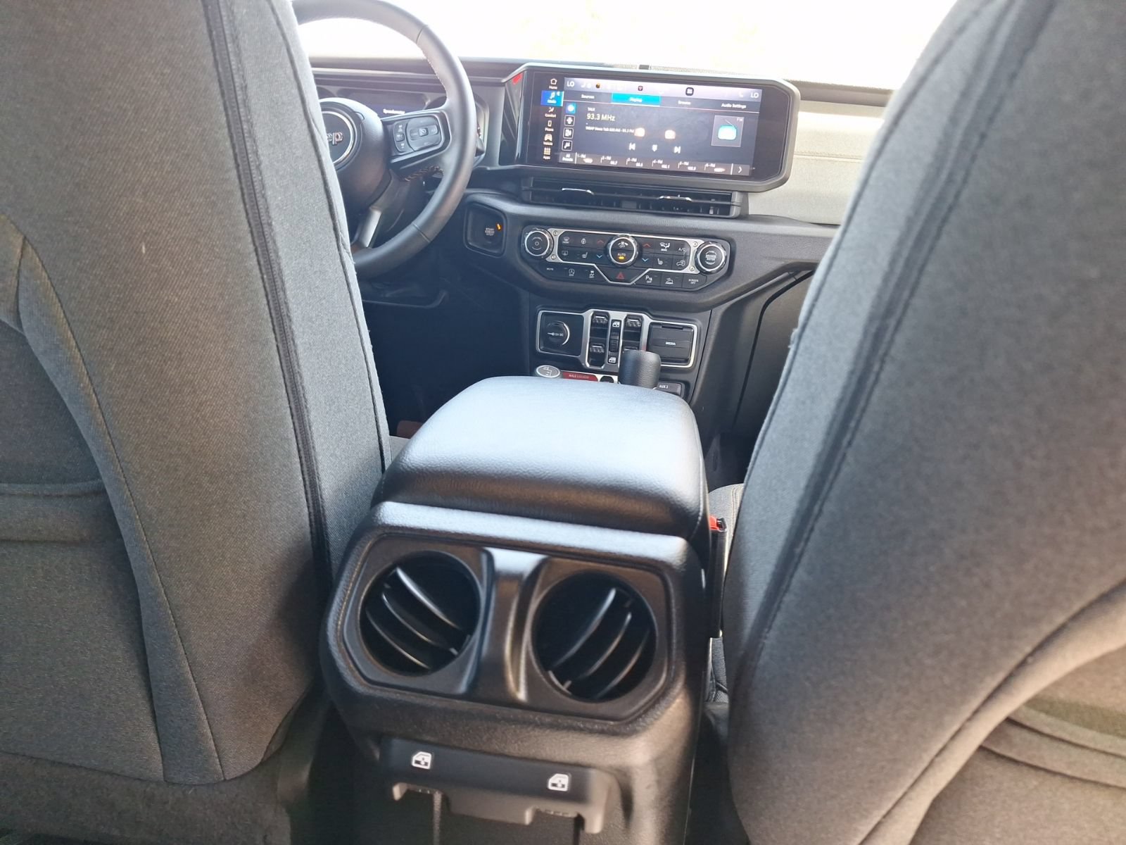 Used 2024 Jeep Wrangler Unlimited Sport AWD/4WD image 32