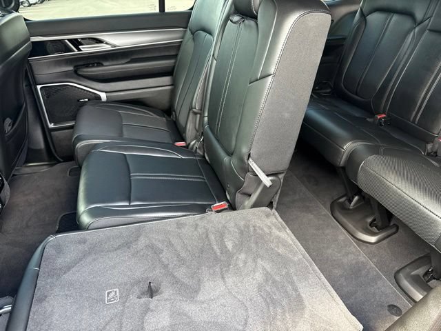 Used 2024 Jeep Wagoneer Series II AWD/4WD image 23