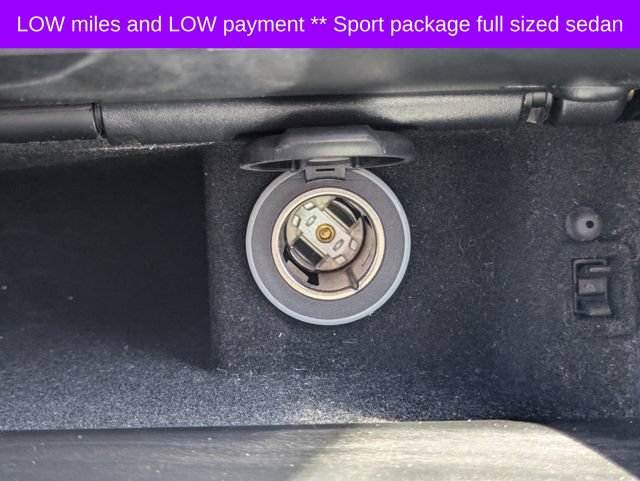 Used 2018 Chrysler 300 Touring w/ Sport Appearance Package RWD image 21
