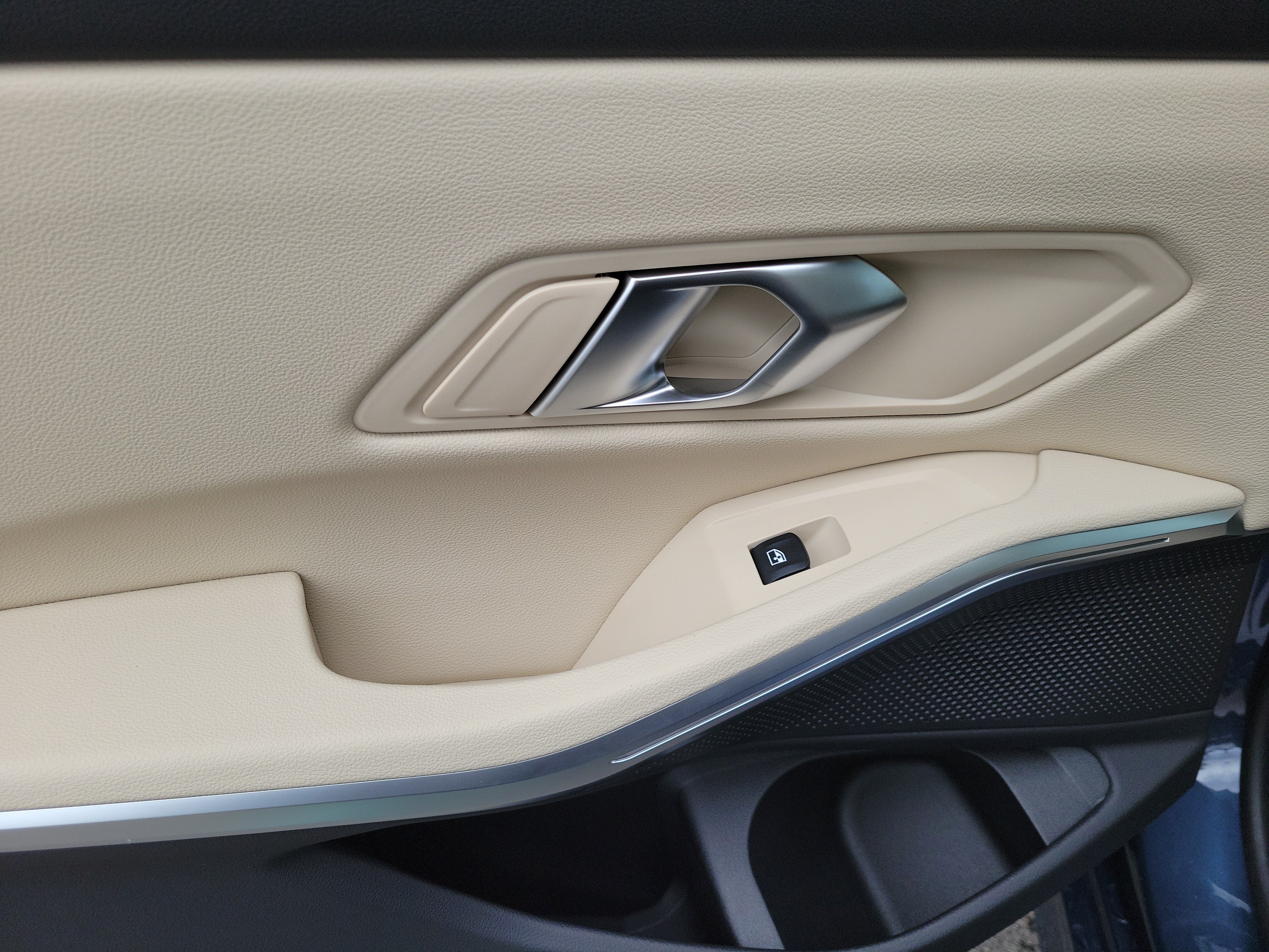 New 2026 BMW 330i Sedan w/ Convenience Package RWD image 10