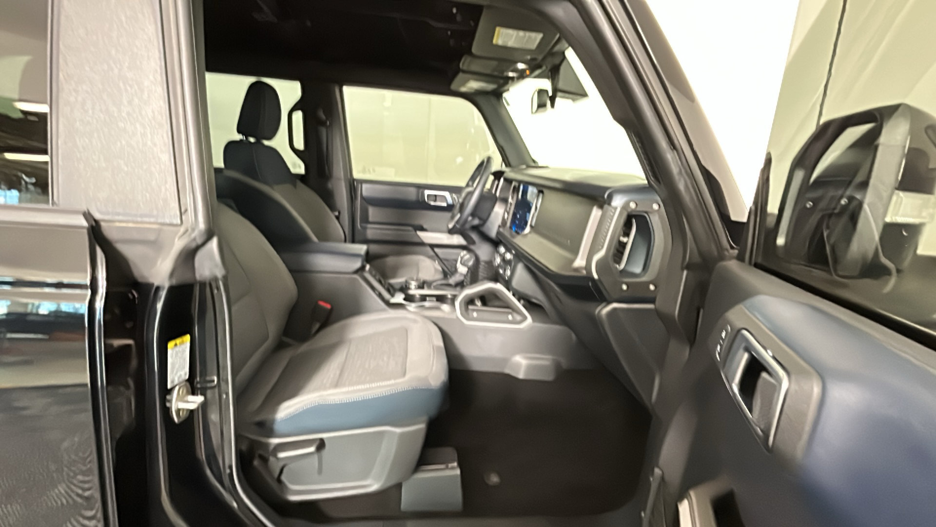 Used 2022 Ford Bronco Outer Banks AWD/4WD image 33
