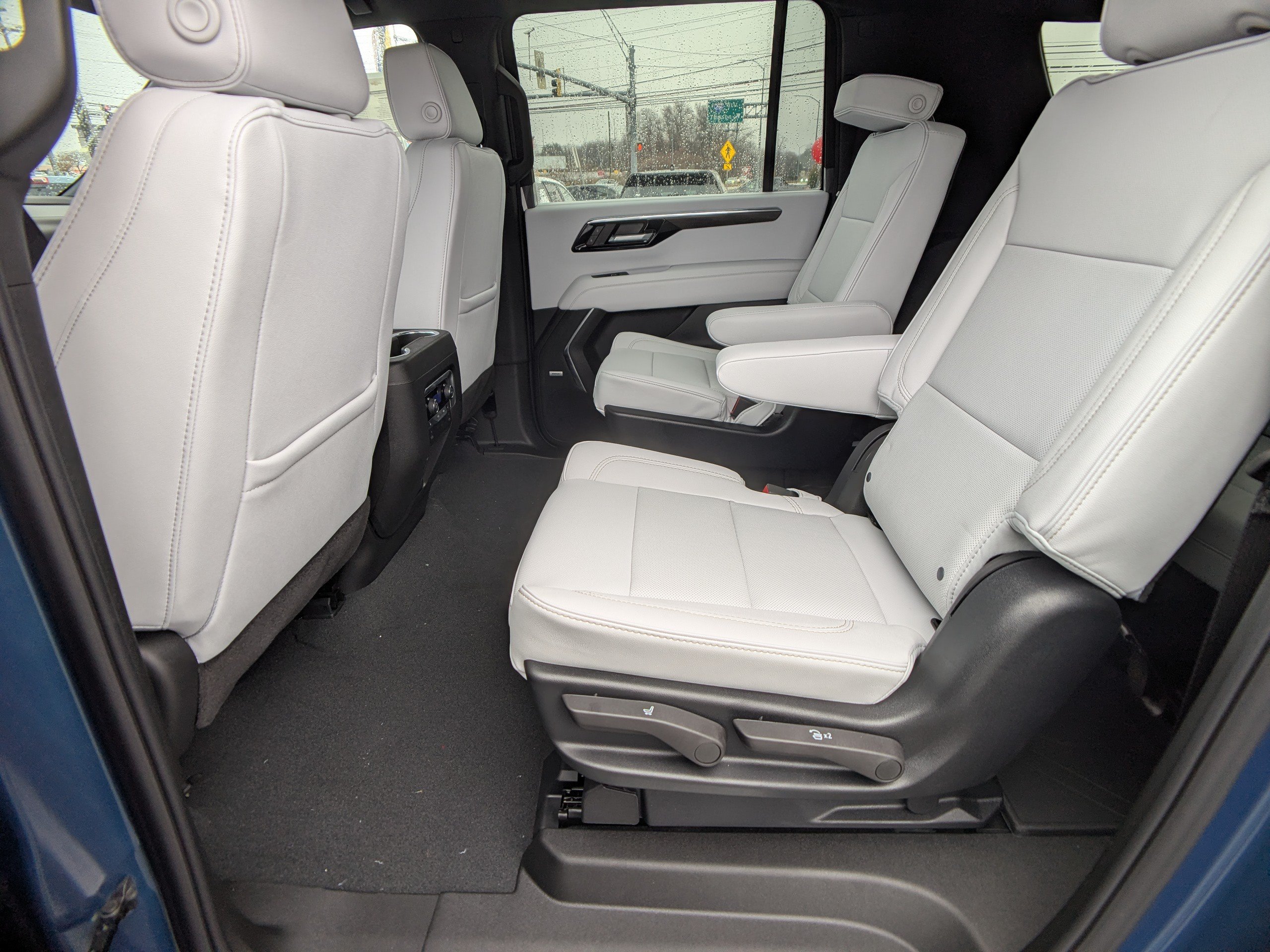 New 2026 Chevrolet Suburban Premier w/ Sun And Tow Package AWD/4WD image 13