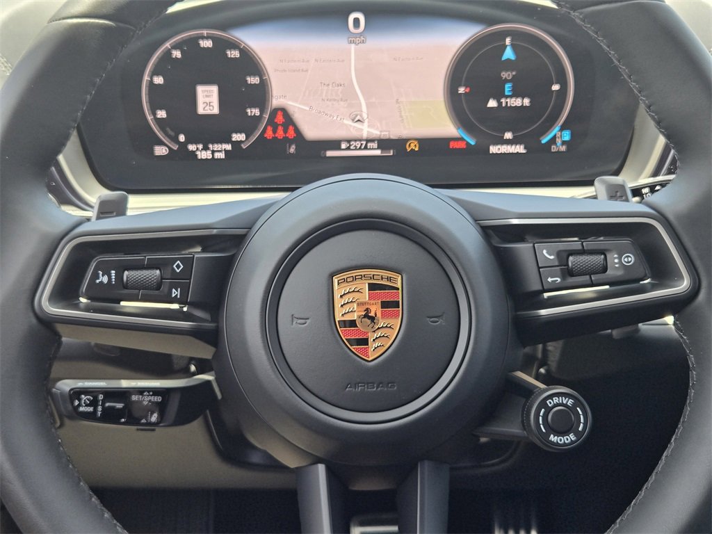 Used 2025 Porsche Cayenne S image 18