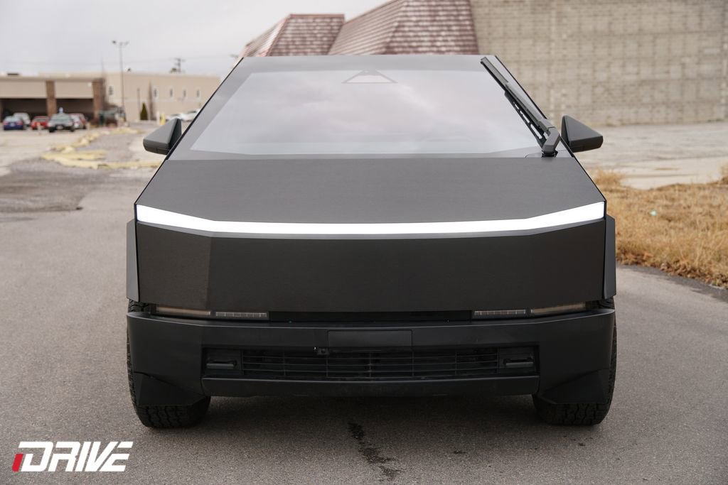 Used 2024 Tesla Cybertruck AWD Crew Cab image 5