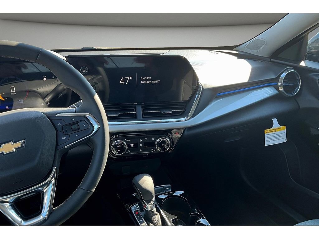 New 2026 Chevrolet Trax LT w/ Driver Confidence Package FWD image 8